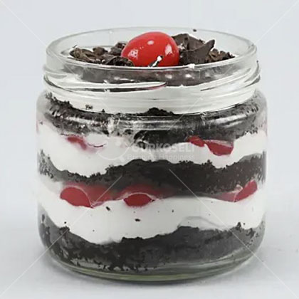 Black-Forest-Jar-Cakes